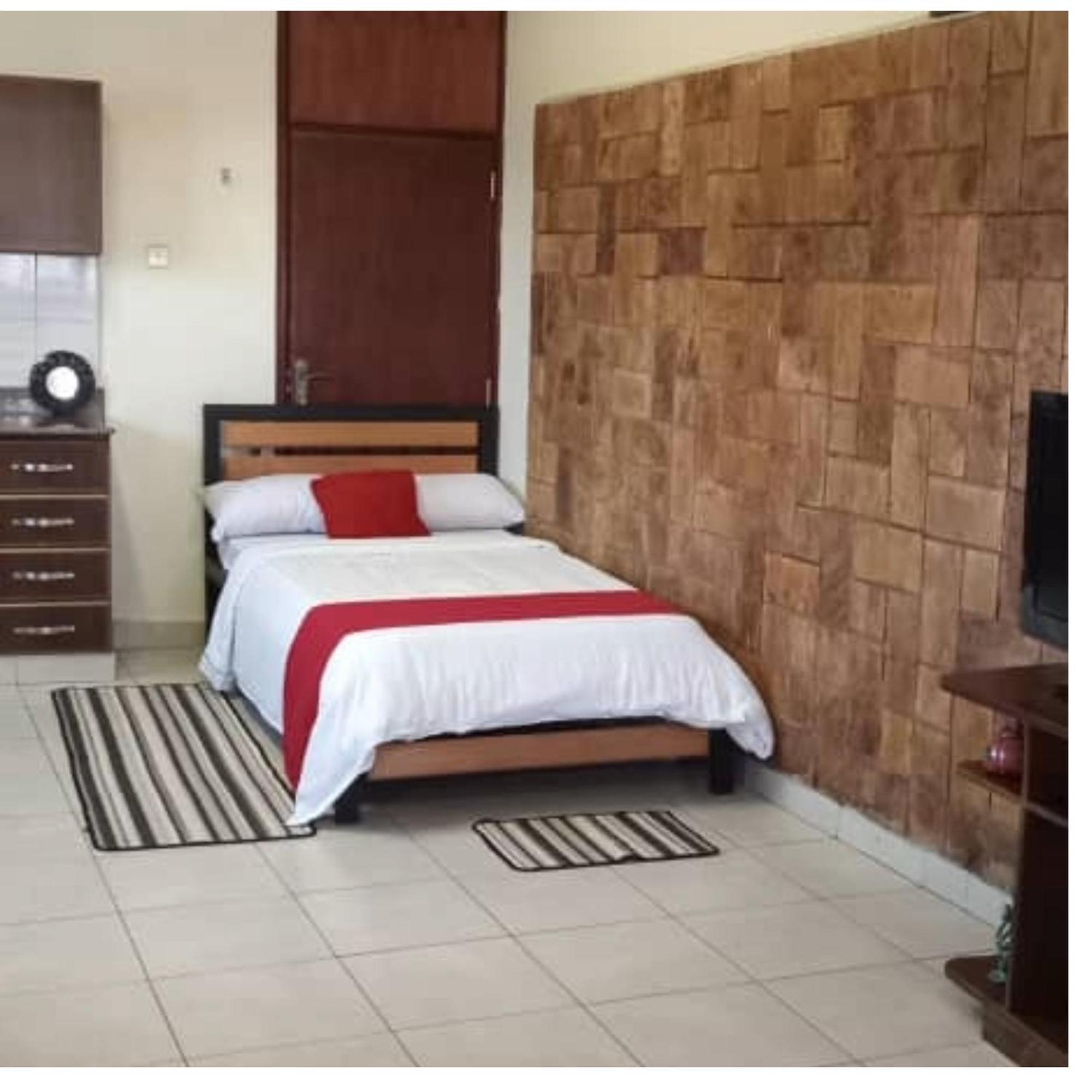 The Abode Apartments Lake View & Breakfast Suite Near Beach エンテベ エクステリア 写真