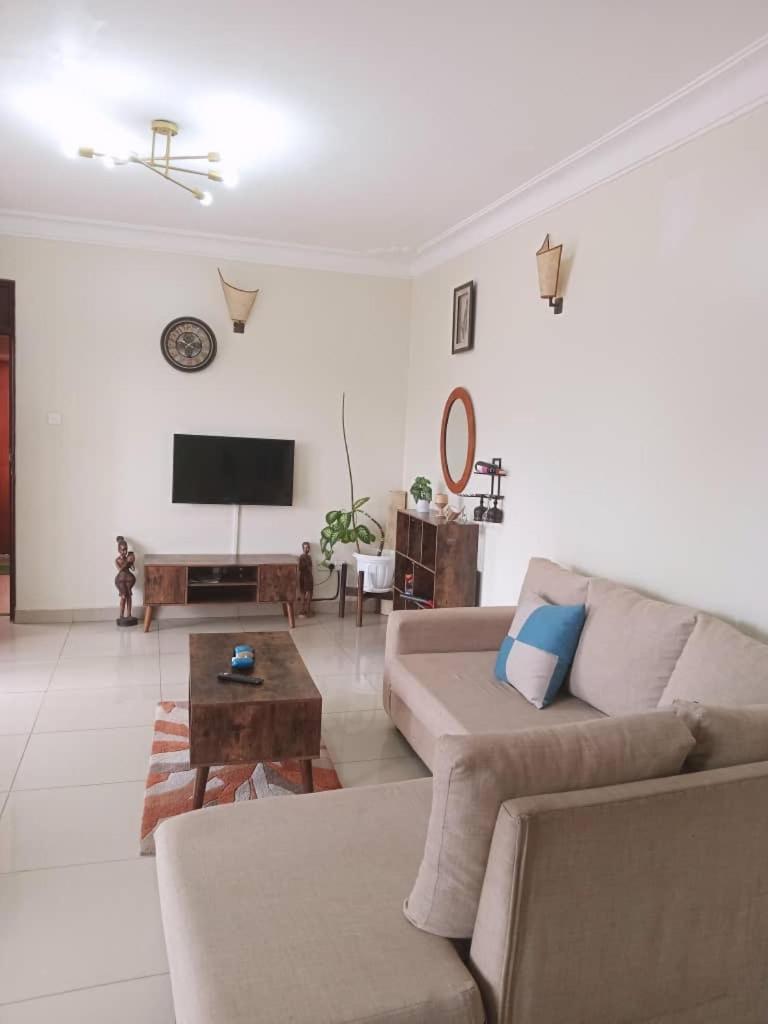 The Abode Apartments Lake View & Breakfast Suite Near Beach エンテベ エクステリア 写真